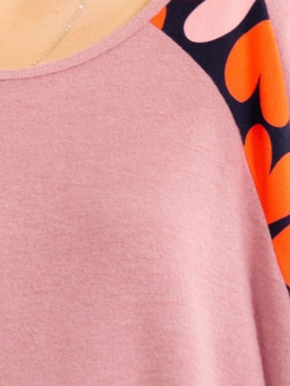 Women's Pink Raglan Sleeve Knit Top with Heart Accents - Picture 3 of 3